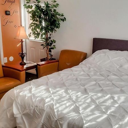 Stylish Suite Tampa Minutes To Hard Rock Casino Mango Экстерьер фото