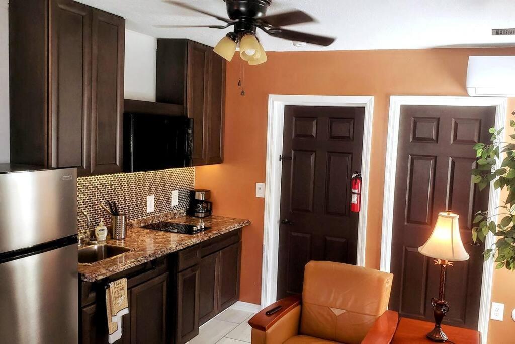 Stylish Suite Tampa Minutes To Hard Rock Casino Mango Экстерьер фото